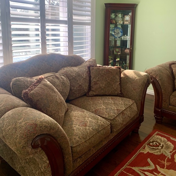 Vintage Sofa - Picture 4 of 5